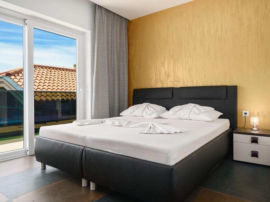 Luxury Apartments-La Dino Maky Водице Номер фото