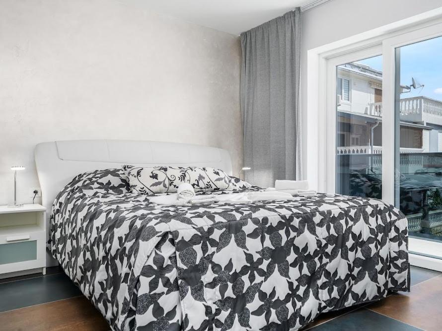 Luxury Apartments-La Dino Maky Водице Номер фото
